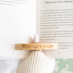 BOOK WORM THUMB PAGE HOLDER (WOODEN) ONE MORE PAGE