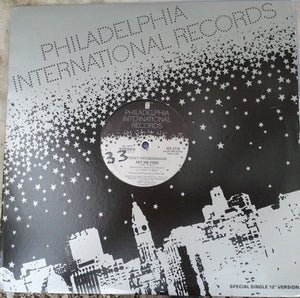 TEDDY PENDERGRASS | LIFE IS A CIRCLE / SET ME FREE 12 - GENERIC RECORD COMPANY SLEEVE