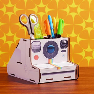 POLARIOD CAMERA DESKTOP ORGANISER PEN POT