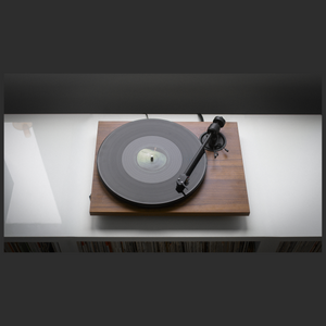 Pro-Ject E1 Turntable