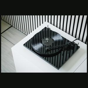 Pro-Ject E1 Turntable