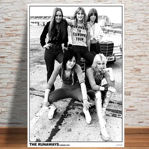 RUNAWAYS LONDON 1976 POSTER B&W 356